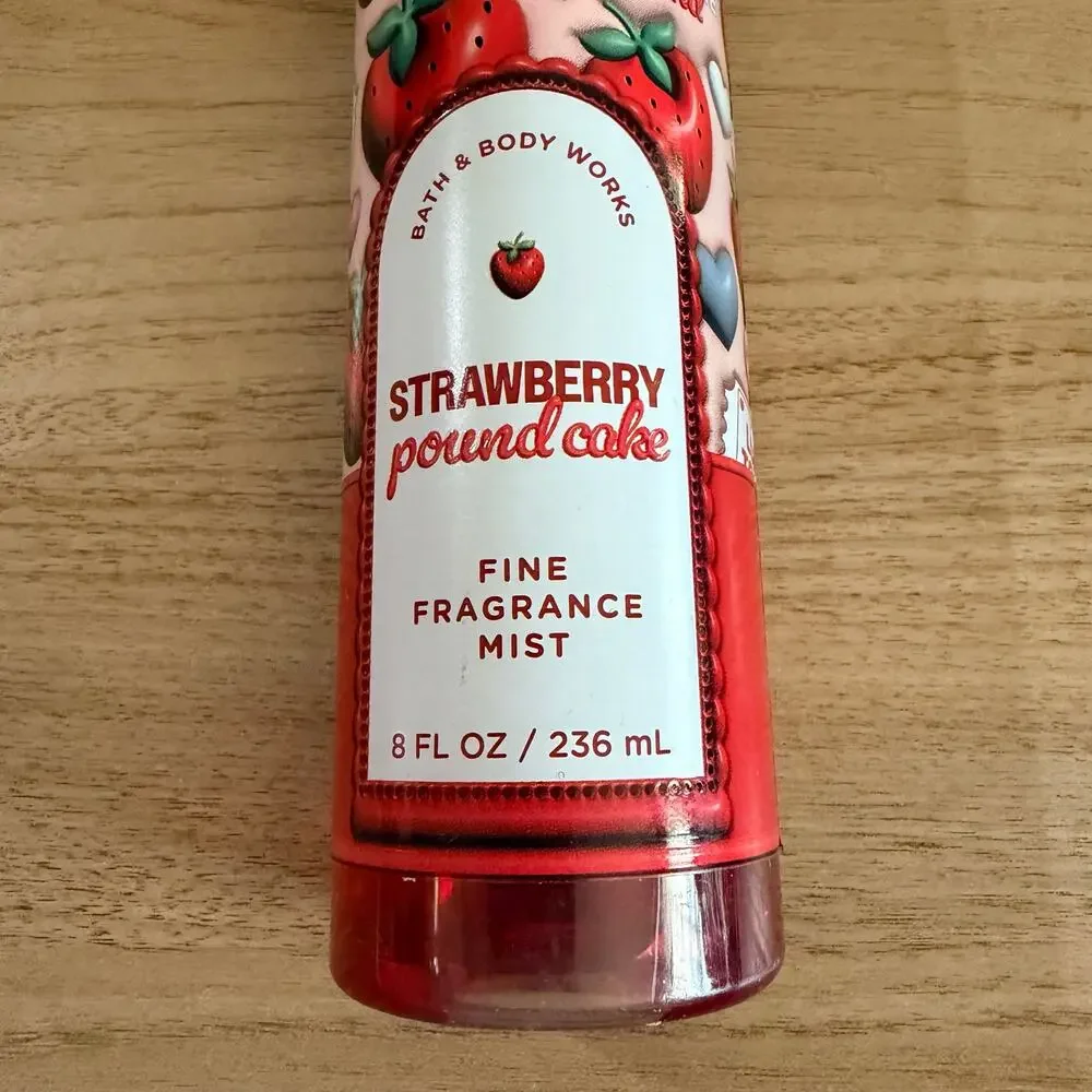 Bath & Body Works Strawberry Pound Cake Fragrance Mist 8 oz NEW
